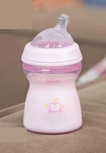 CHICCO NaturalFeeling Flasche 250 ml 2 m+ mittlerer Durchfluss