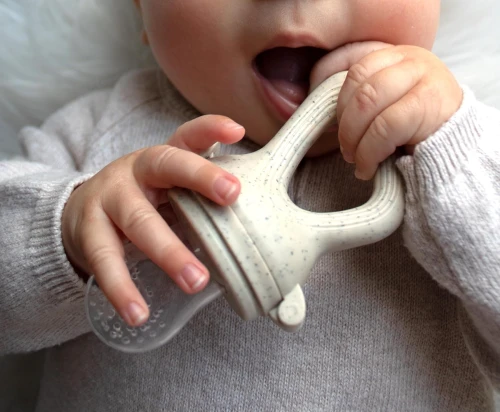 BABYLEDO Fruchtsauger Schnuller für Babys ab 4 Monaten